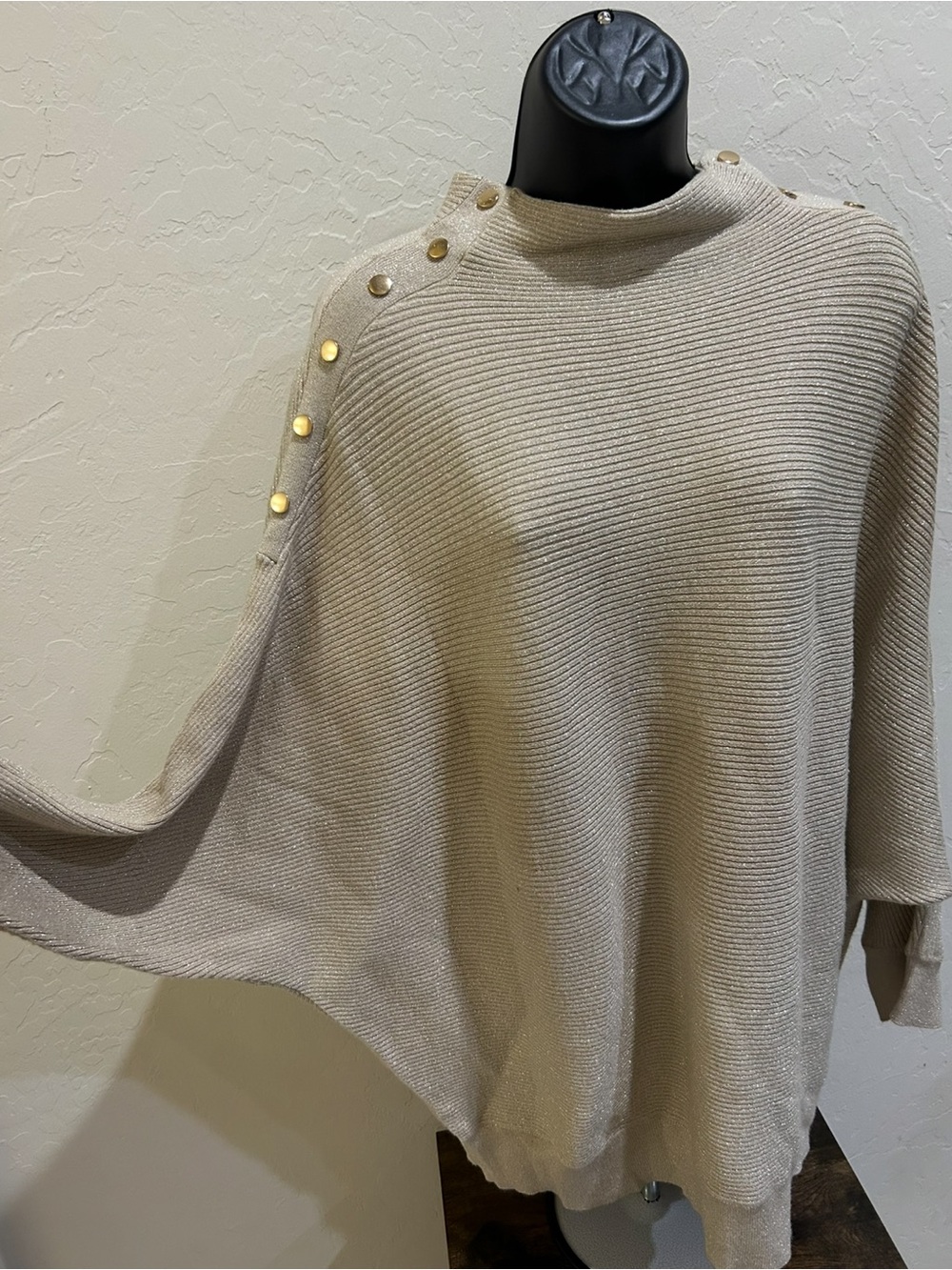 Catherine Malandrino Gold Metallic Ribbed Poncho Sweater Women’s L/XL